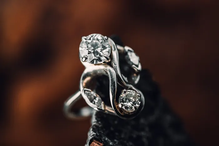 14k White Gold Vintage Diamond Ring Consignment Rings