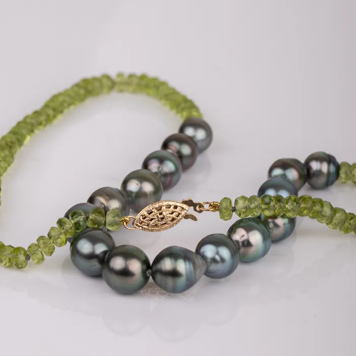 Necklaces Mana Nui Peridot Tahitian Pearl Necklace misha hawaii